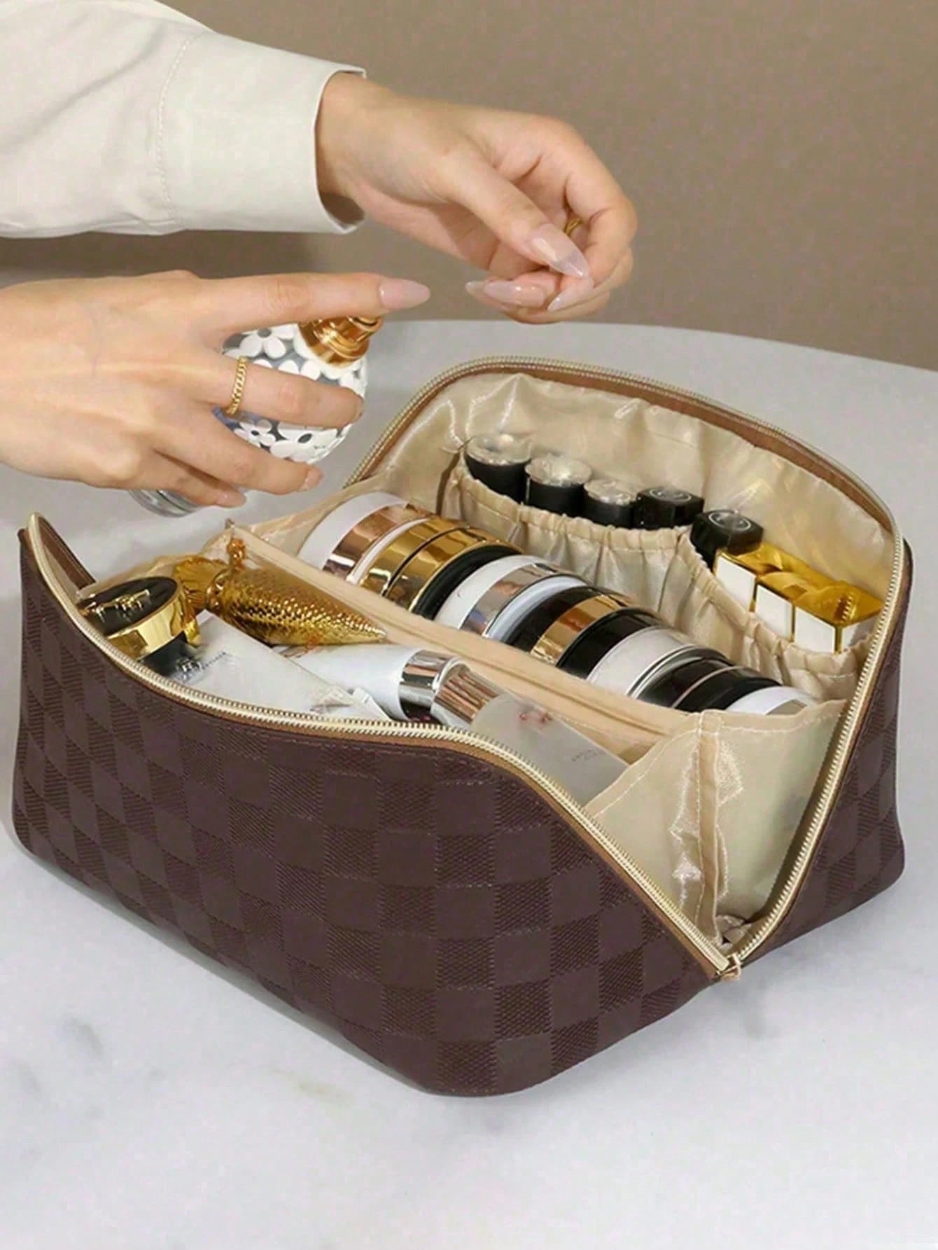 Travel Accessories Pouch For Women - 1pc PU Leather Cosmetic Bag, Holiday