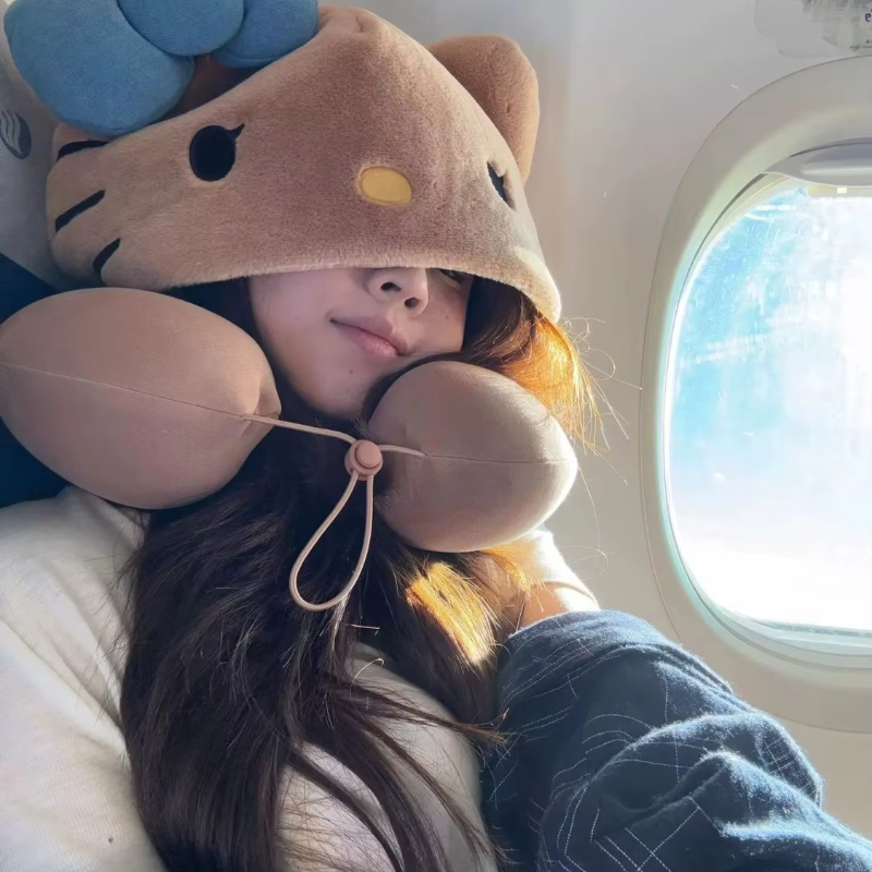 Hello Kitty Hooded Pillow Neck - Travel Accessories In Train avis et prix