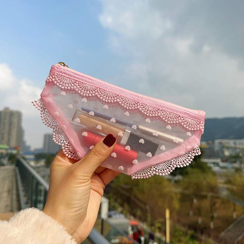 Briefs Shape Travel Cosmetic B - Travel Accessories Pouch avis et prix