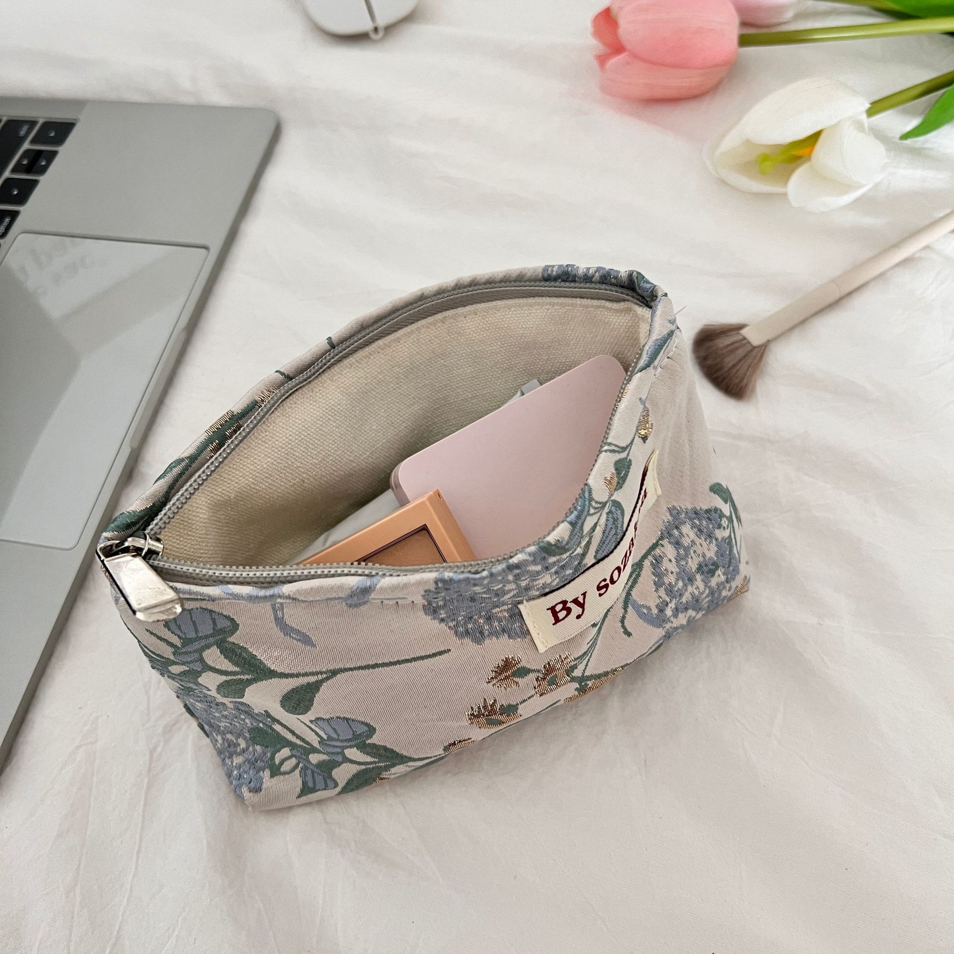 French Embossed Flowers Travel - Travel Accessories Pouch For Women avis et prix